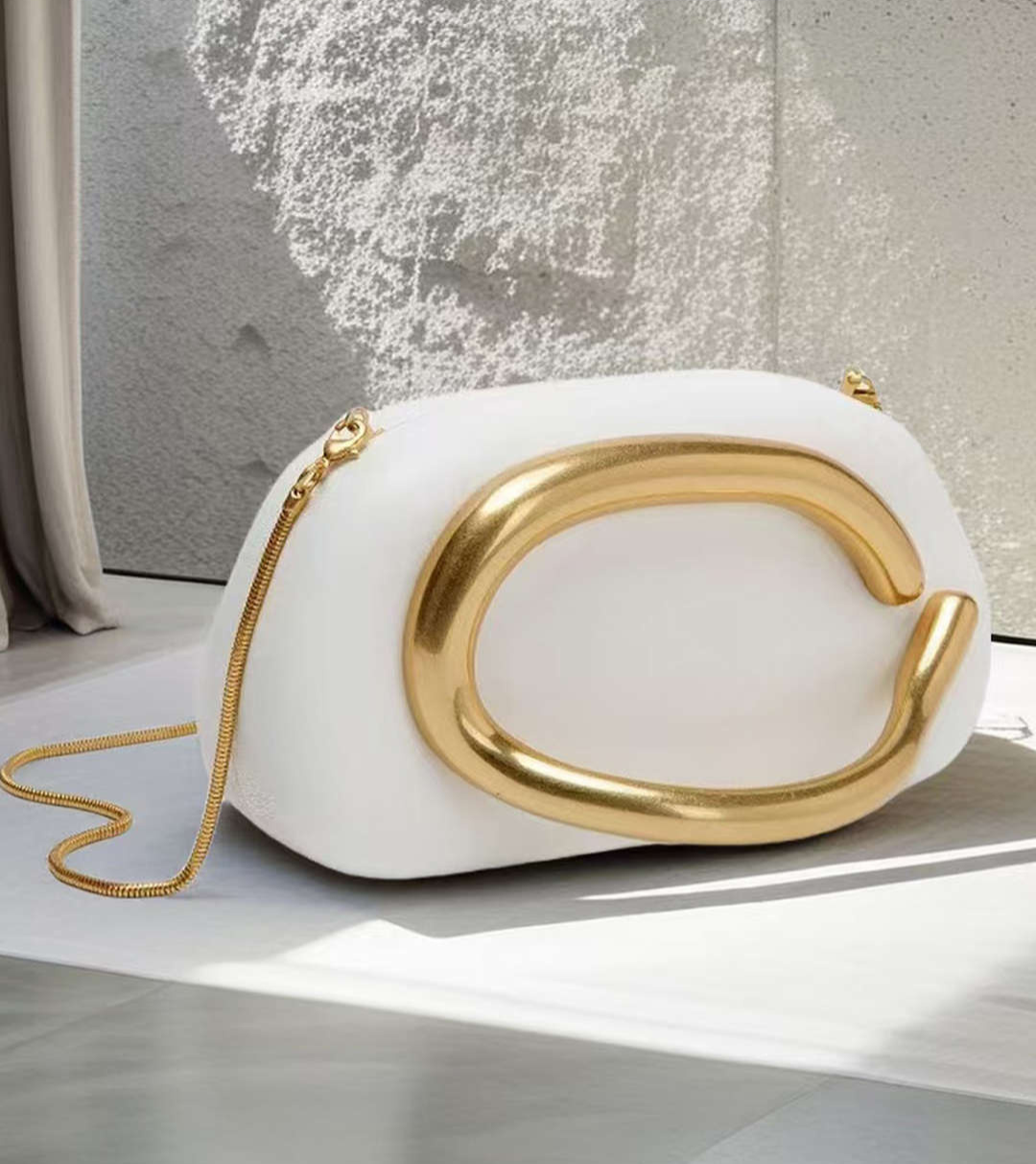 ZARA VIRAL CLUTCH with chain - White